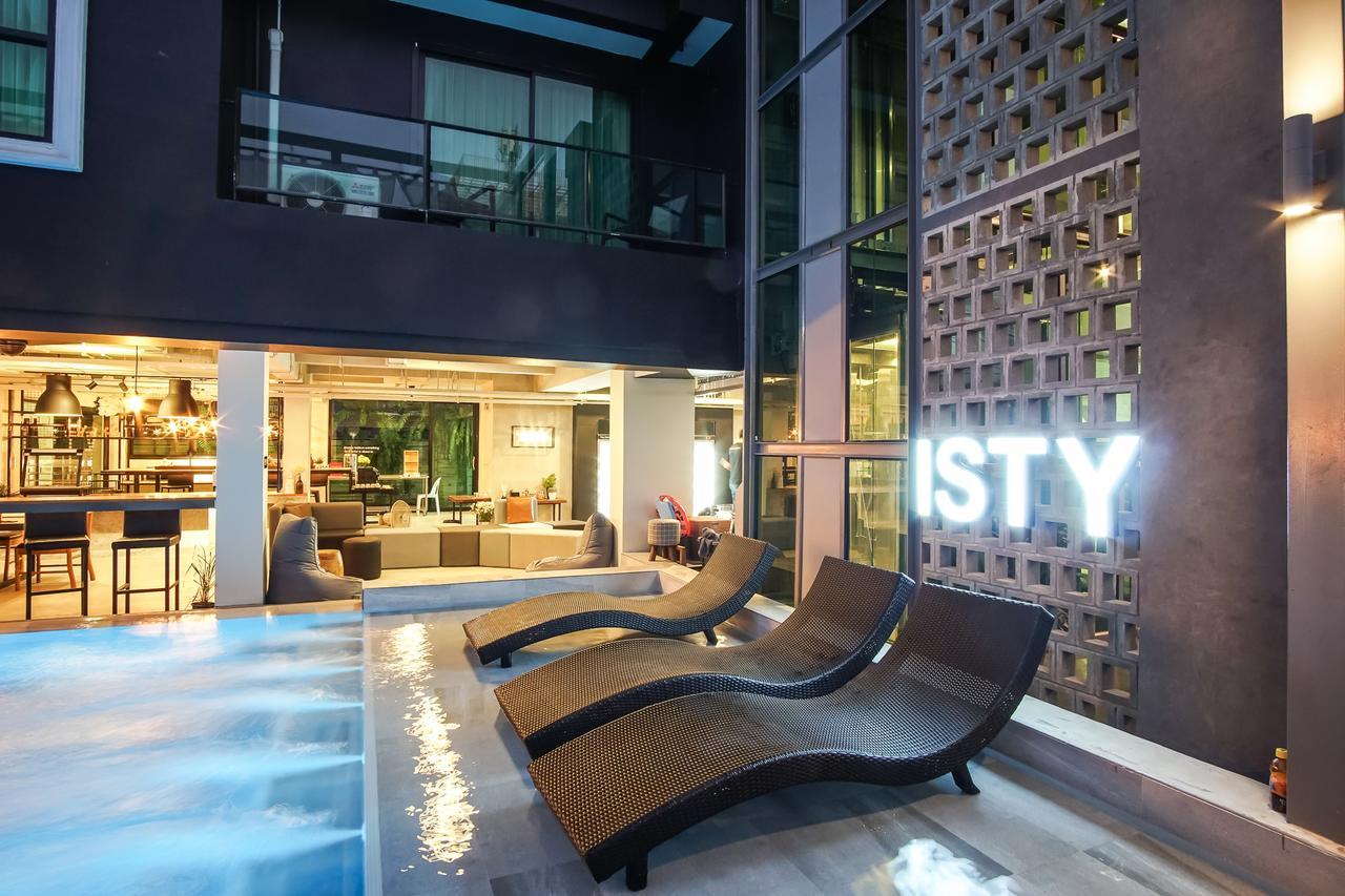 Isty Hotel -Sha Extra Plus Chiang Mai Exterior photo